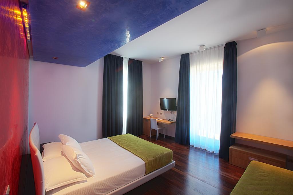Standard Triple Room,1216228165:JPEG